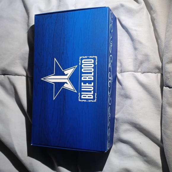 Jeffree Star Blue Blood Palette New - Picture 2 of 4